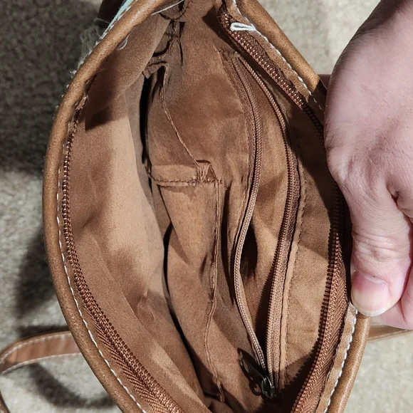 Floral Leather and Lace Crossbody Bag - Picture 3 of 4